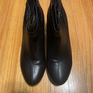 Umberto Raffini Elegant Black Leather Booties
